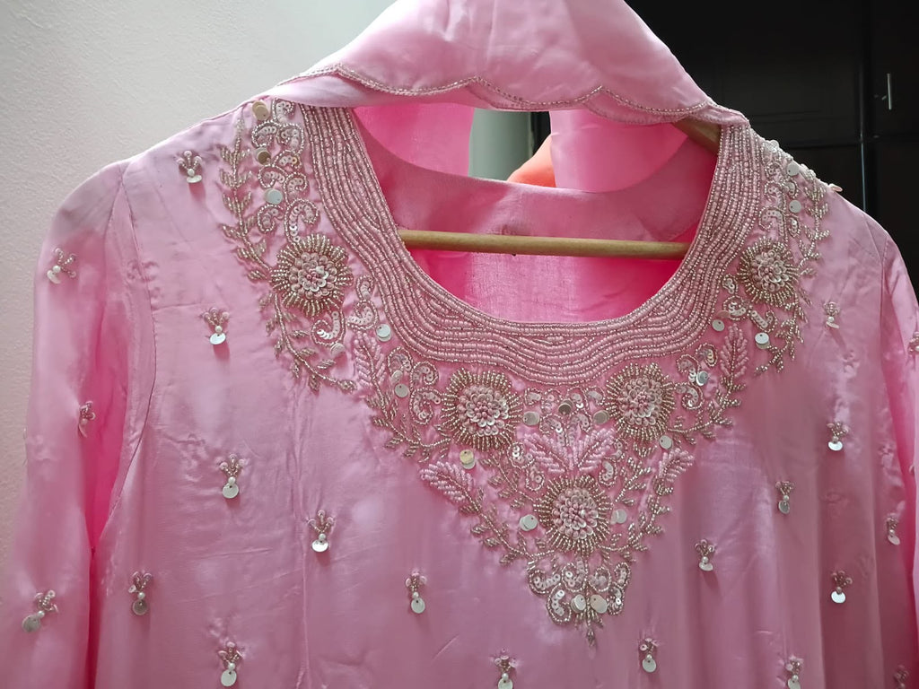 Gulabo Embroidered Suit 3 pc Set
